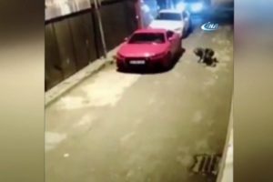 İzmir'deki silahlı &ccedil;atışma g&uuml;venlik kamerasında