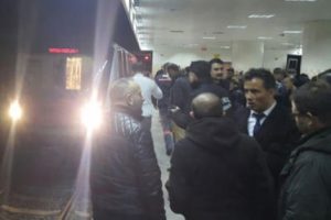 Ankara'da &uuml;niversiteli gen&ccedil; kadın raylara d&uuml;şt&uuml;