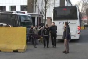 Polisten ka&ccedil;ak&ccedil;ılık baronlarına operasyon