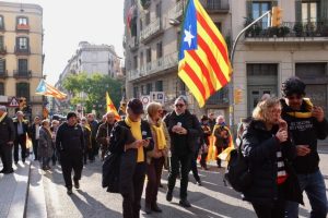 Barcelona'da Puigdemont'a destek