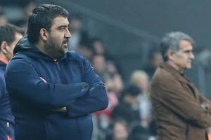 &Ouml;zat: "Adam kafayı Fenerbah&ccedil;e'yle bozmuş"