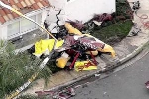 Helikopter evin &uuml;zerine d&uuml;şt&uuml;!