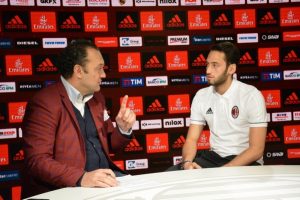 &Ccedil;alhanoğlu: Galatasaray ve Fenerbah&ccedil;e'den teklif almadım