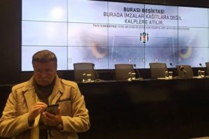 Beşiktaş'ın imza t&ouml;renine s&uuml;rpriz isim