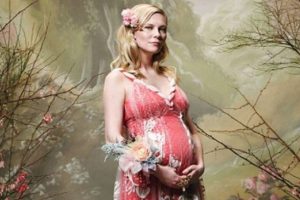 Kirsten Dunst hamile olduğunu duyurdu