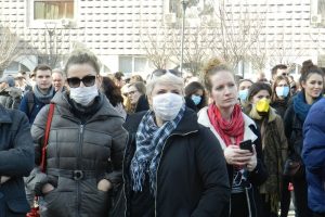 Kosova'da hava kirliliği protesto edildi