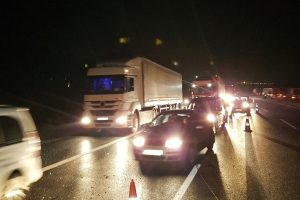 TEM'de kaza trafiği durdurdu