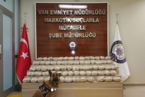 Van'da 88 kilo 456 gram eroin ele ge&ccedil;irildi