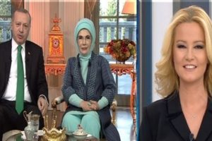 Erdoğan &ccedil;iftinden okuma yazma kampanyasına destek!