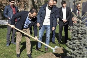 ASB&Uuml;'n&uuml;n 5'inci kuruluş yıl d&ouml;n&uuml;m&uuml;nde fidan dikildi