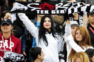 Trib&uuml;nlerdeki kadın taraftar sayısı ikiye katlandı