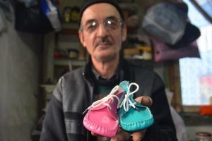 Mehter ve folklor ekiplerine &ccedil;arık ve yemeni yapıyor