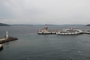 G&ouml;k&ccedil;eada'da feribot seferlerine fırtına engeli