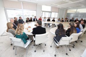 Bursa'da Başkan Bozbey kahvaltıyı &ccedil;alışanlarla yaptı