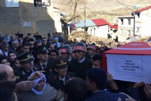 Siirtli şehit K&uuml;rt&ccedil;e ağıtlarla uğurlandı