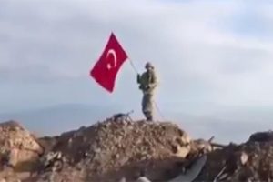 Darmık Dağı'na T&uuml;rk bayrağı dikildi!