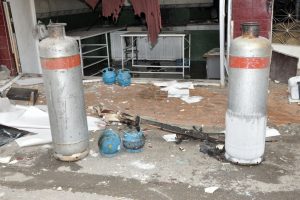 Fırında t&uuml;p patladı, faciadan d&ouml;n&uuml;ld&uuml;