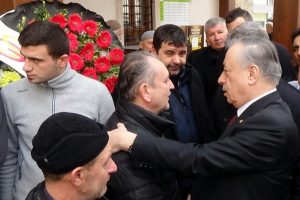 Bursa'da Galatasaraylılar Derneği'ndeki saldırıda &ouml;len Ayta&ccedil;'ı binlerce seveni uğurladı