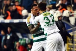 Bursasporlu futbolcular Beşiktaş ma&ccedil;ını değerlendirdi