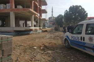 İnşaatın 6. katından d&uuml;şen iş&ccedil;i ağır yaralandı