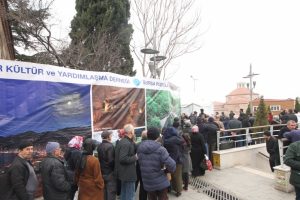 Bursa'da 4. Hamsi ve K&uuml;lt&uuml;r Festivali! 1 ton hamsi dağıtıldı