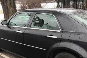 T&uuml;rkiye'nin Stockholm B&uuml;y&uuml;kel&ccedil;iliği aracına saldırı