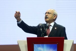 CHP kurultayında genel başkanlığa yeniden Kemal Kılı&ccedil;daroğlu se&ccedil;ildi