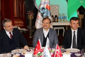 Başbakan Yardımcısı &Ccedil;avuşoğlu Bursa'da konuştu: Mehmet&ccedil;iğimiz g&uuml;r&uuml;l g&uuml;r&uuml;l gidiyor