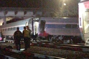 ABD'de iki tren &ccedil;arpıştı: 2 &ouml;l&uuml;, 50 yaralı