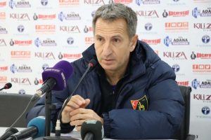 "Metin hoca istifa etmiş, bence yanlış bir karar"