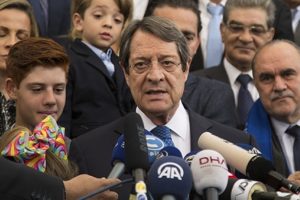 Anastasiadis, yeniden Kıbrıslı Rumların lideri se&ccedil;ildi