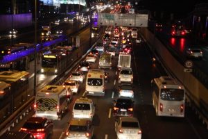 Yarıyıl tatili bitti, trafik yoğunluğu arttı