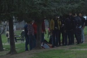 İstanbul'da bı&ccedil;aklı kavga: 3 yaralı