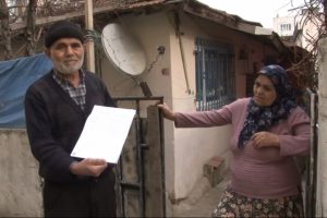 Hediye &ccedil;aydanlık i&ccedil;in imza attı evinden oldu