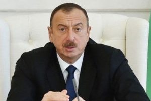 Azerbaycan'da cumhurbaşkanı se&ccedil;imi erkene alındı