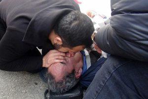 Erkek hemşireden hayat &ouml;p&uuml;c&uuml;ğ&uuml;
