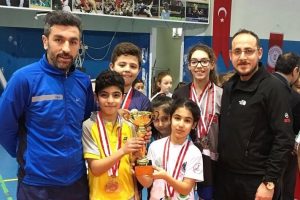 Badminton'da Bursa Osmangazi fırtınası