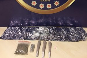 Bursa'da uyuşturucu operasyonu! 5 kişi g&ouml;zaltında