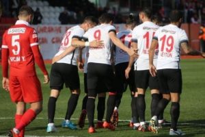İstatistiklere g&ouml;re avantaj &Uuml;mraniyespor'da