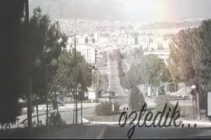 Dokuz Eyl&uuml;l &Uuml;niversitesi'nden &ouml;ğrencilerine dikkat &ccedil;eken jest