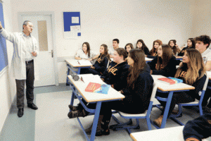 Şaşırtan s&ouml;zler: Diploma şantajıyla &ccedil;ocukları lisede tutuyoruz