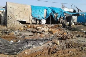 PYD'li ter&ouml;ristler m&uuml;lteci kampına saldırdı: 3 &ouml;l&uuml;