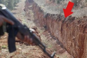 4 kilometre uzunluğundaki hendekle dağ ile tepeyi birleştirmişler