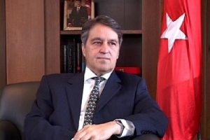 Emekli b&uuml;y&uuml;kel&ccedil;i hayatını kaybetti