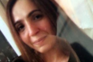 Kan donduran olay! Herkesin g&ouml;z&uuml; &ouml;n&uuml;nde boğazını kesti...