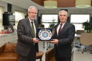 Bursa Nil&uuml;fer Belediye Başkanı Bozbey ile Ulcay iki kurumun iş birliğini g&ouml;r&uuml;şt&uuml;