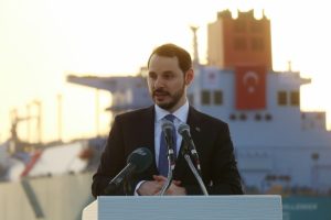D&uuml;nyanın en b&uuml;y&uuml;k FSRU gemisini Bakan Albayrak a&ccedil;tı