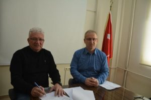 Bandırmaspor'da İsmail Ertekin imzayı attı