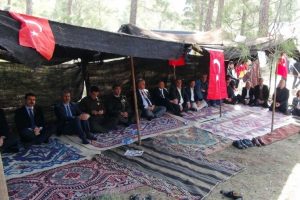 Sarıke&ccedil;ili Y&ouml;r&uuml;klerinden Mehmet&ccedil;iğe dua
