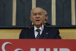 MHP, kurultay &ouml;ncesi Antalya'da kampa giriyor